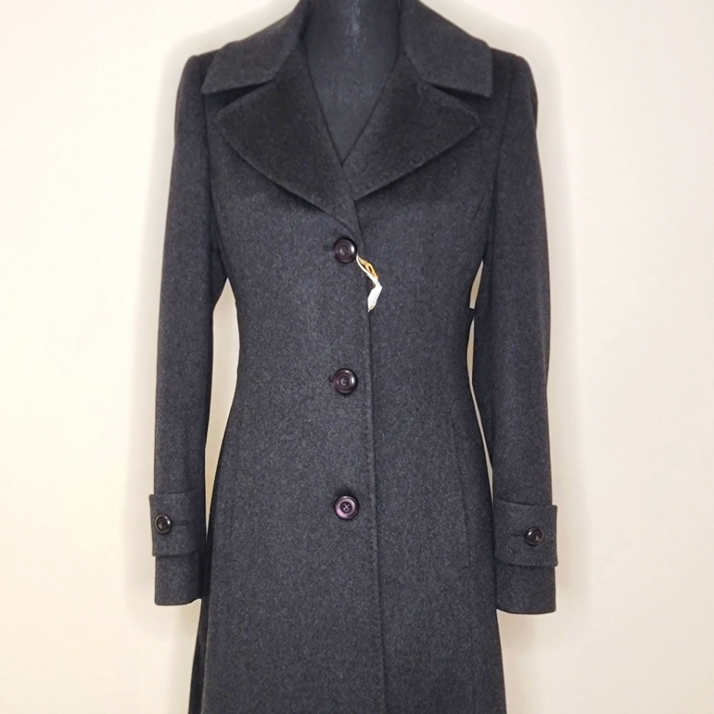 🔥Loro Piana women's 💯 % wool coat. Brand new with tags!